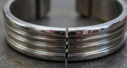 plate collars prevent sliding