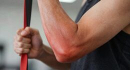 pulling technique causes elbow pain